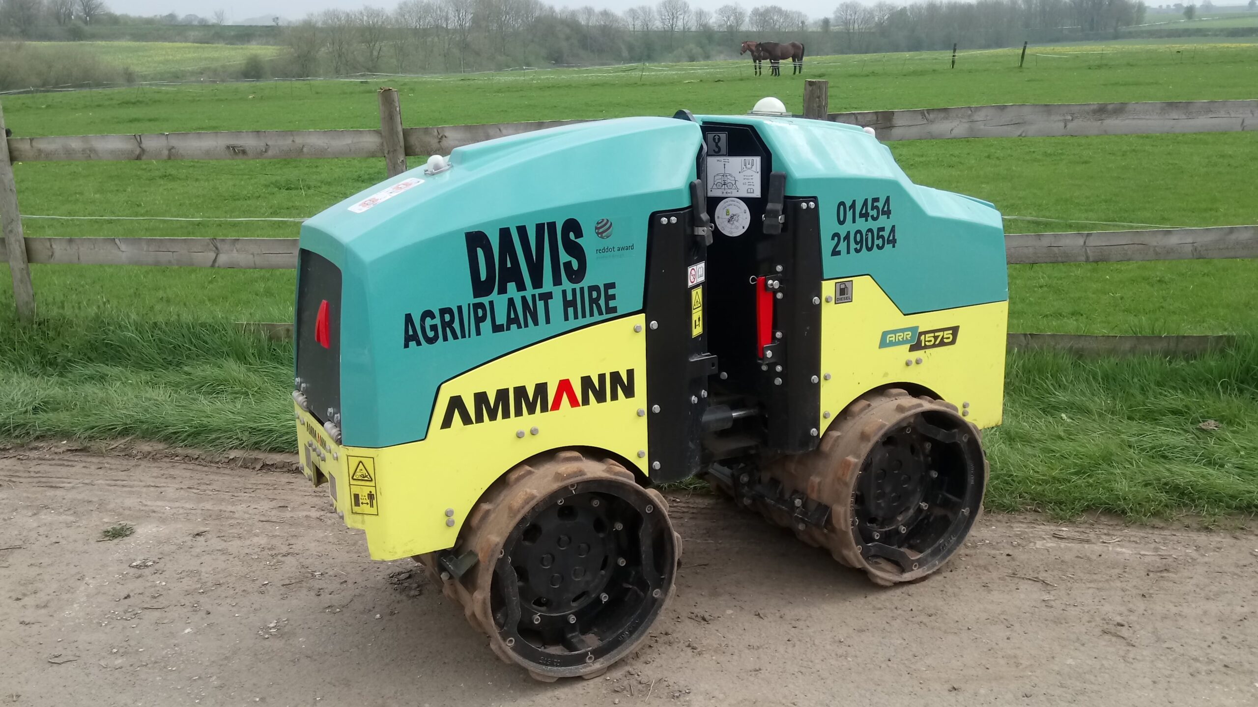 RW1575 Articulated RAMMAX Remote Controlled Trench and Surface Sheepsfoot Compactor