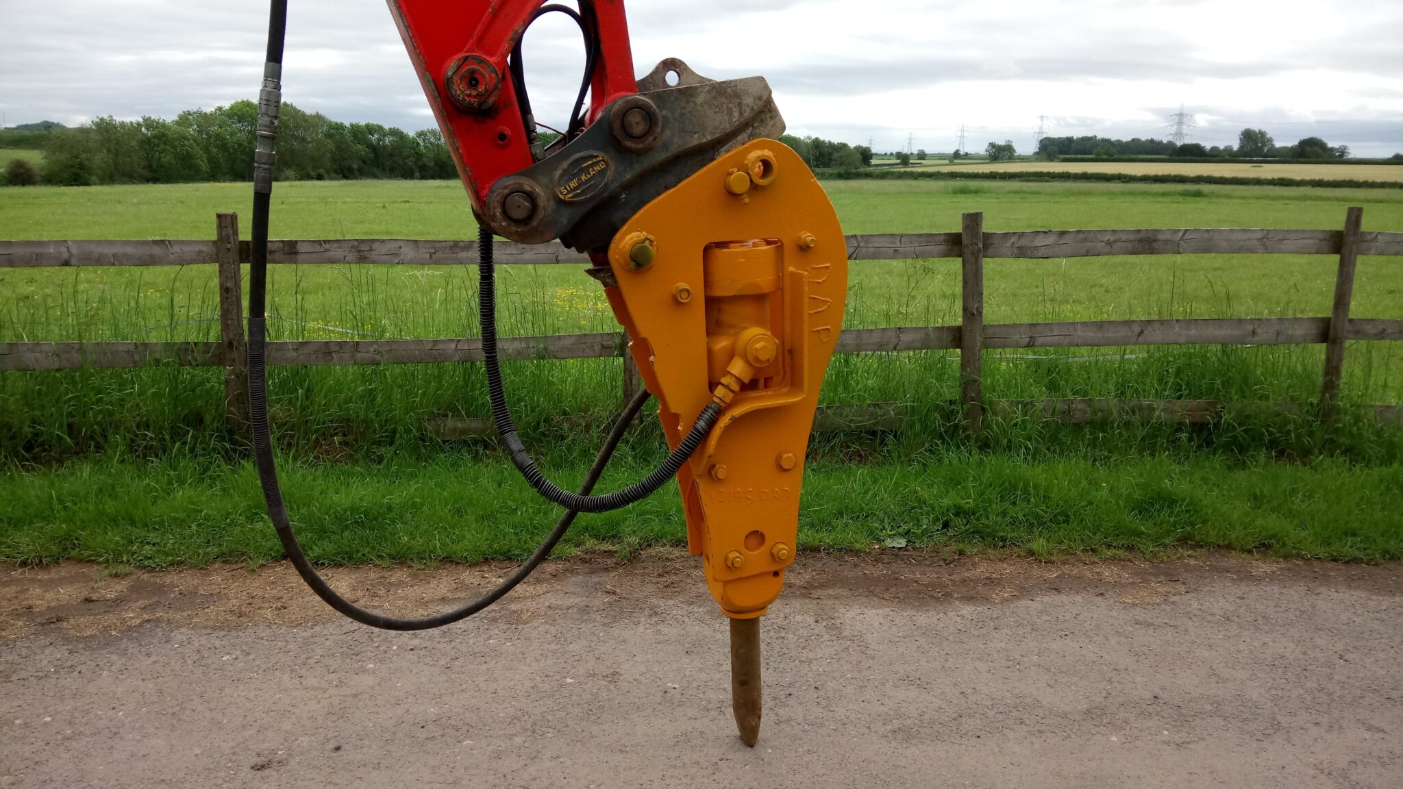 Machine Attachments 08 Hydraulic Rock Breaker Attachment DAP HIRE